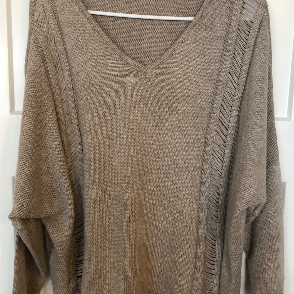 Women’s Hem & Thread sweater